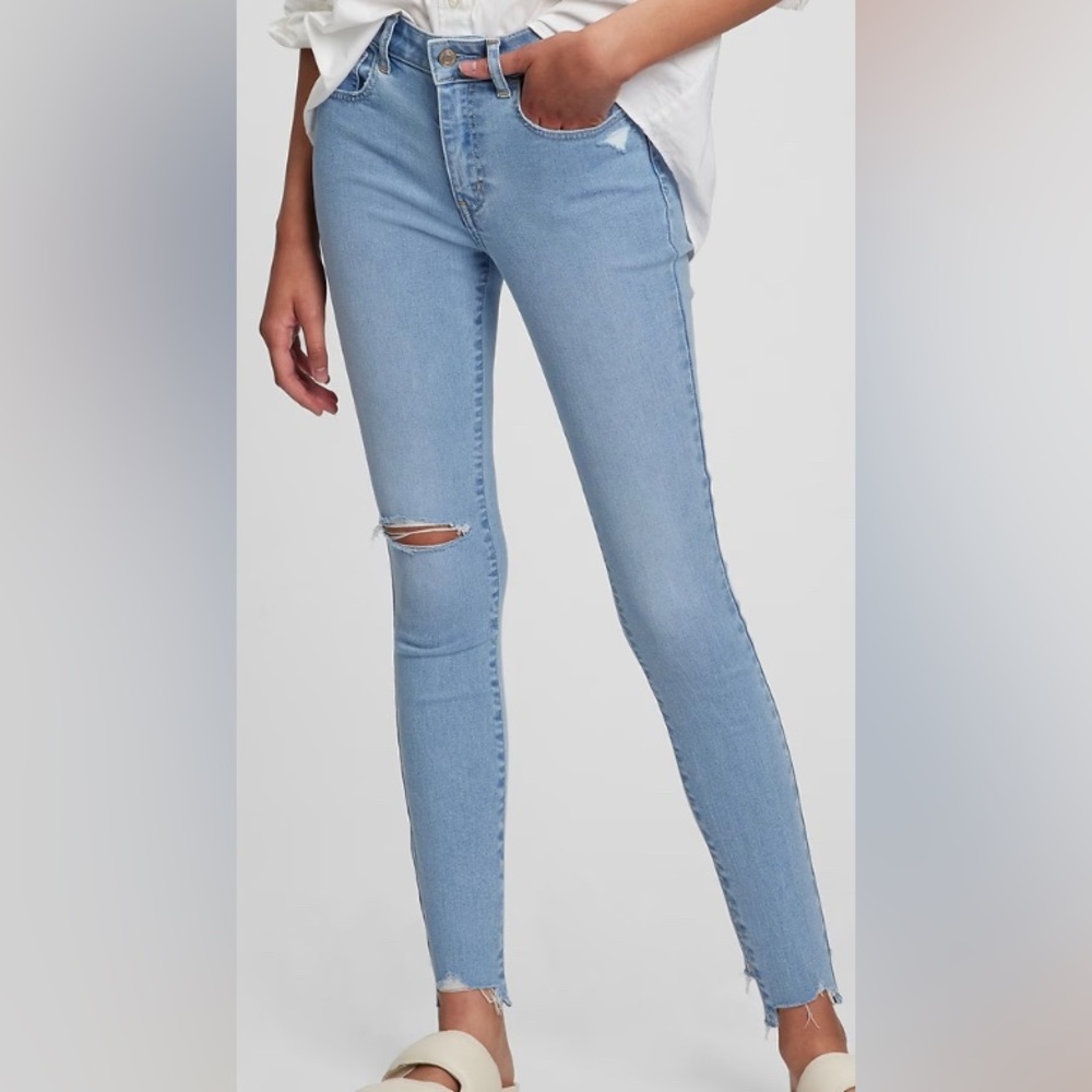 Light Wash Jeans